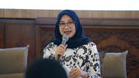 Bupati Banyuwangi, Ipuk Fiestiandani, dalam acara Inisiasi Uji Coba Terbatas Digitalisasi Bantuan Sosial di Tingkat Desa/Kelurahan Kab. Banyuwangi bersama Komite Percepatan Transformasi Digital Pemerintah Kemensos dan BPS di Banyuwangi, Kamis (18/9/2025). Foto: Amiriyandi/InfoPublik KPM Kemkomdigi
