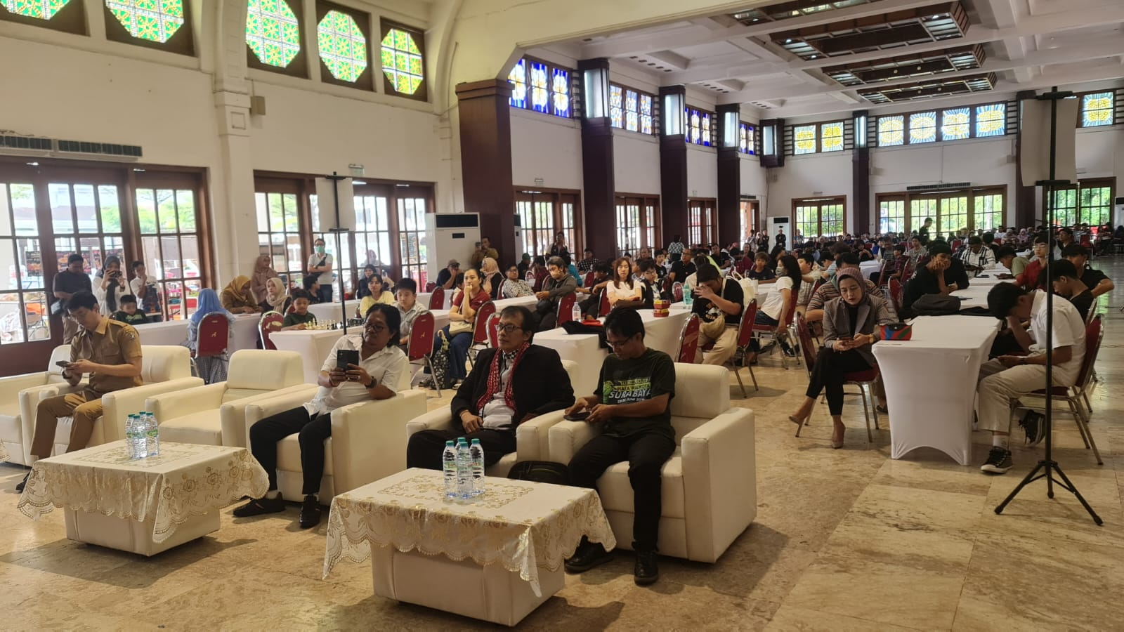 Kota Surabaya terus memperkuat pembinaan olahraga catur melalui penyelenggaraan Catur Piala Wali Kota Surabaya 2026. - Foto: Mc.Jatim