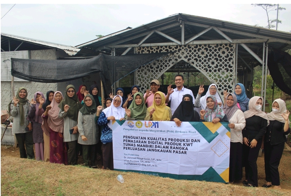 TIM PENGABDIAN KEPADA MASYARAKAT UNSOED BERIKAN EDUKASI DAN PENDAMPINGAN PENTINGNYA PENGEMASAN PRODUK BAGI KWT TUNAS MANDIRI   