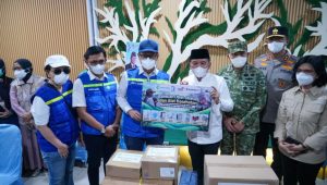 Kemenkes menyalurkan bantuan kesehatan berupa masker dan perlengkapan medis untuk warga terdampak karhutla di Palangka Raya.